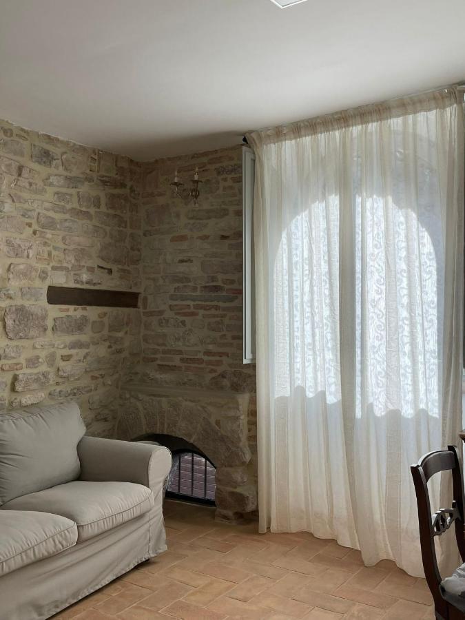 Ferienwohnung Casa La Rosa Gubbio Exterior foto