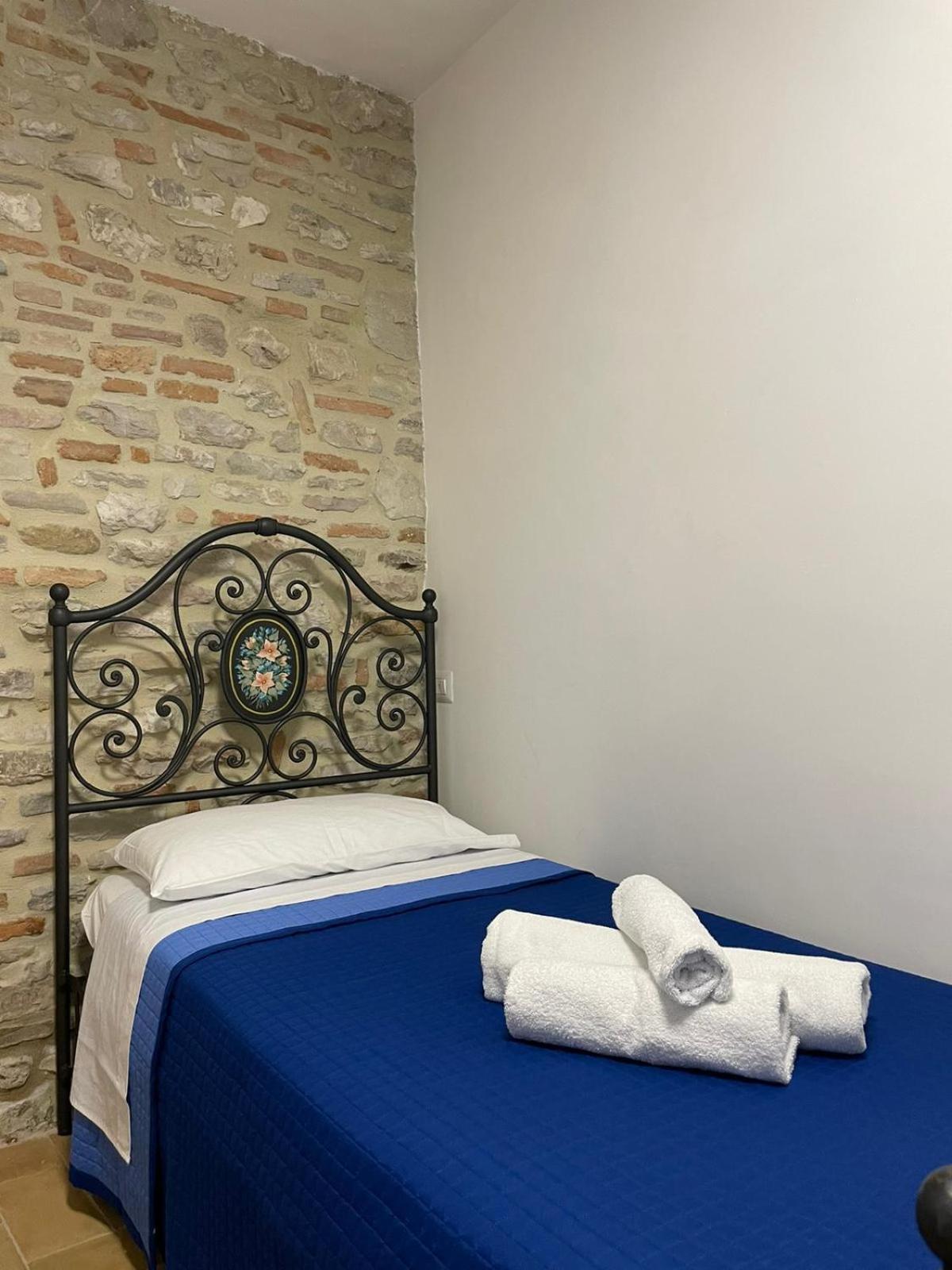 Ferienwohnung Casa La Rosa Gubbio Exterior foto